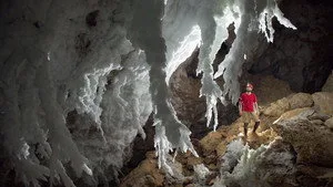 Mağaralar